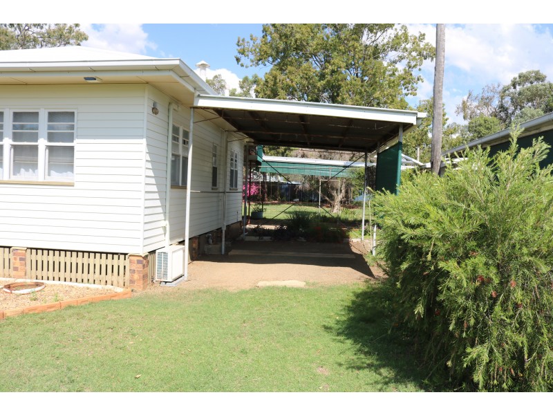 29 Aubigny Road, Oakey QLD 4401