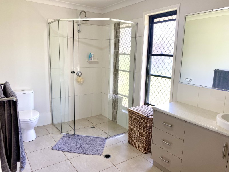 18 Langton Crescent, Oakey QLD 4401
