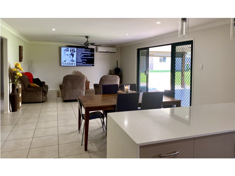 18 Langton Crescent, Oakey QLD 4401