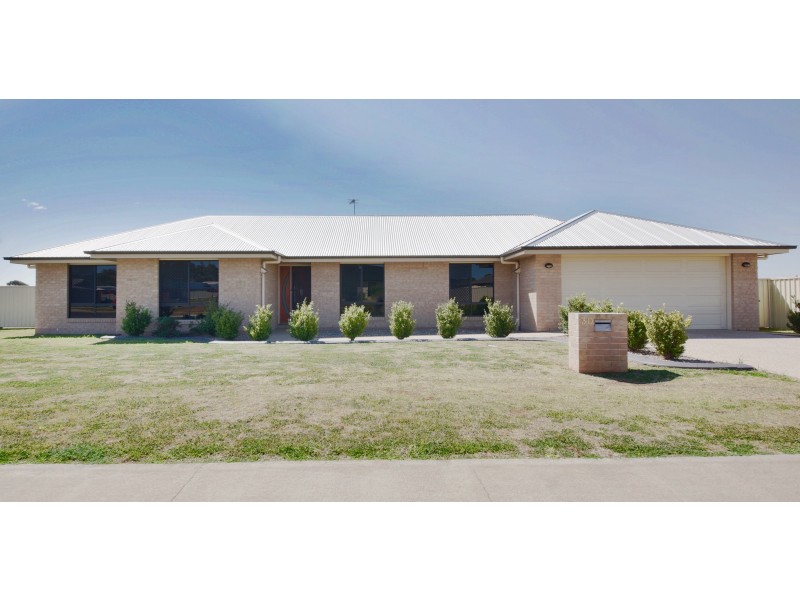 30 Berghofer Drive, Oakey QLD 4401