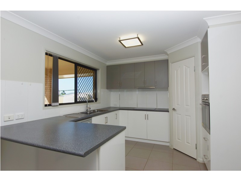 30 Berghofer Drive, Oakey QLD 4401