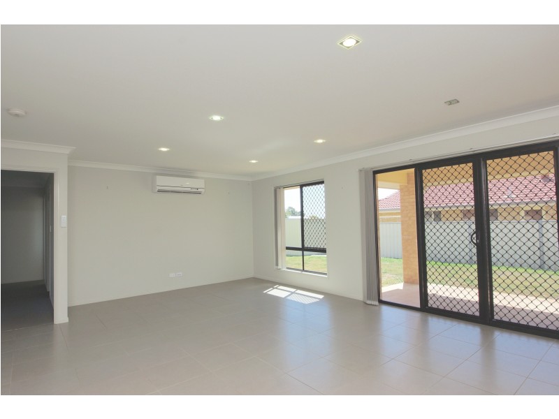 30 Berghofer Drive, Oakey QLD 4401