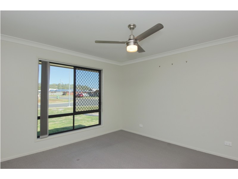 30 Berghofer Drive, Oakey QLD 4401