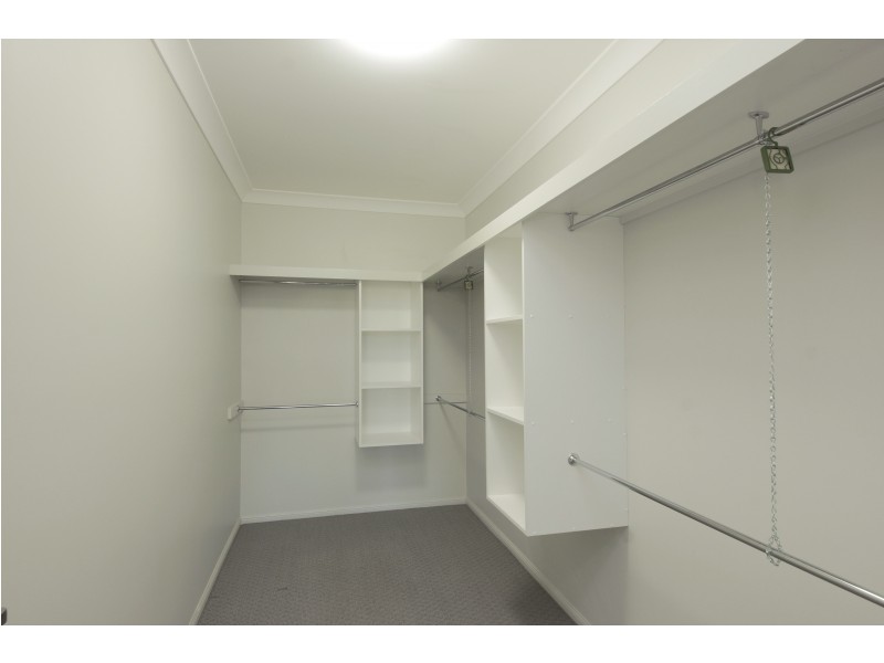 30 Berghofer Drive, Oakey QLD 4401