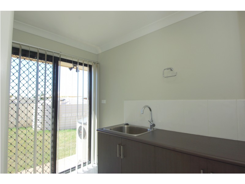 30 Berghofer Drive, Oakey QLD 4401