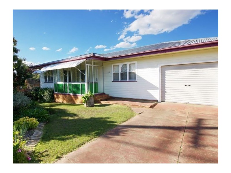 59 Toowoomba Road, Oakey QLD 4401