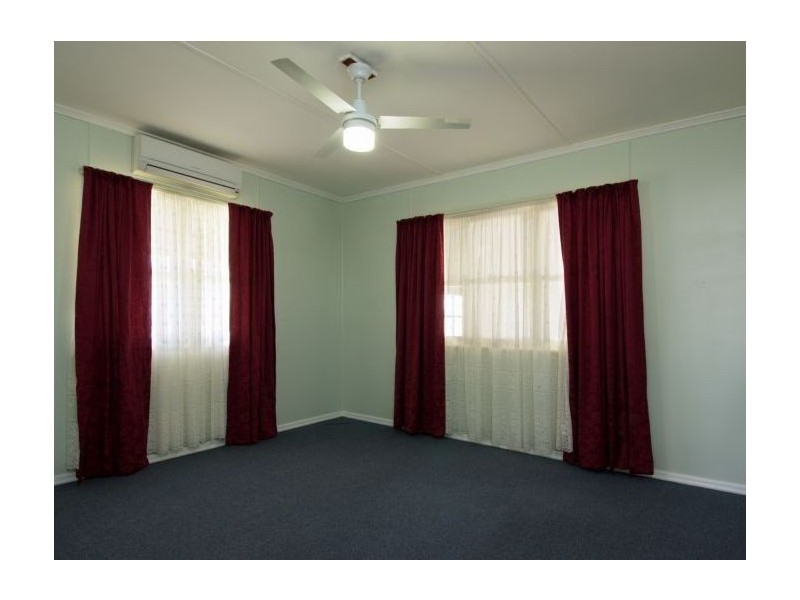 59 Toowoomba Road, Oakey QLD 4401