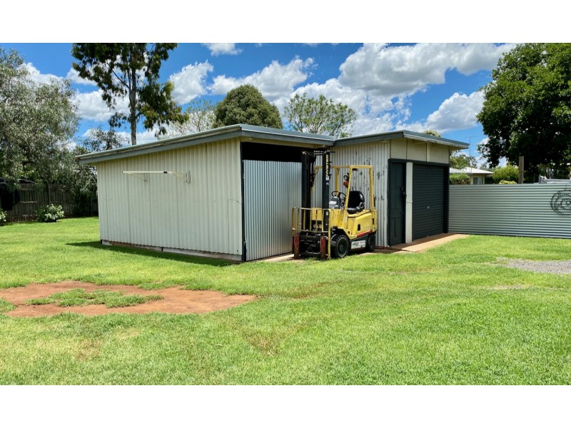 12 Aylmer Street, Oakey QLD 4401