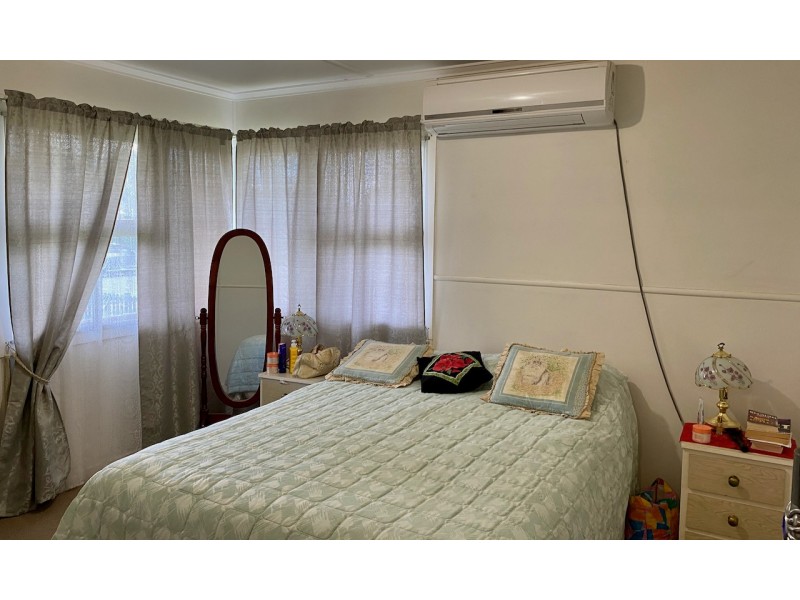12 Aylmer Street, Oakey QLD 4401