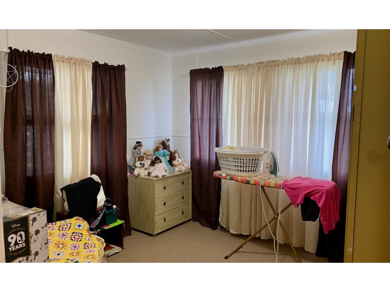12 Aylmer Street, Oakey QLD 4401