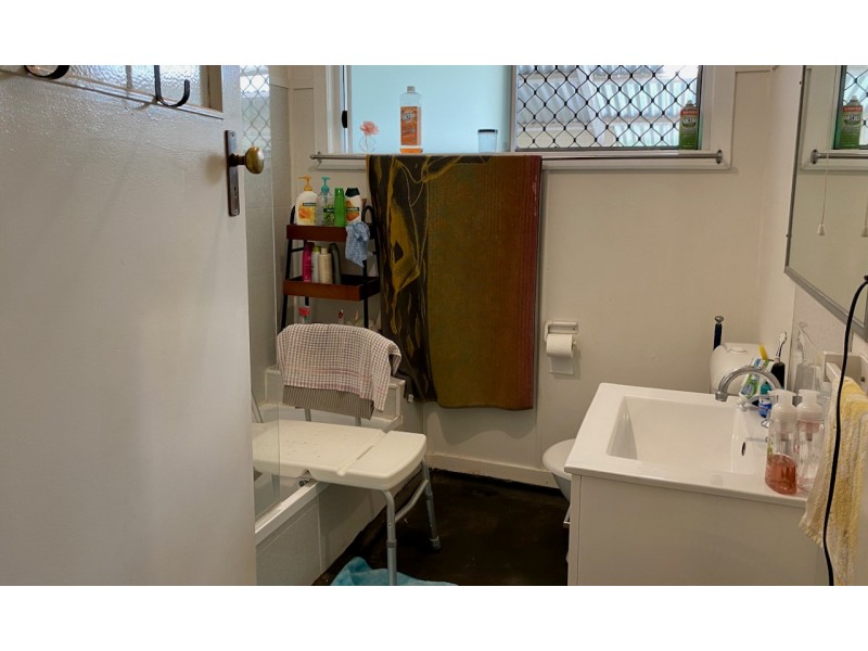 12 Aylmer Street, Oakey QLD 4401