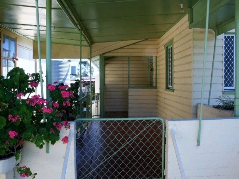17 Cribb Street, Oakey QLD 4401