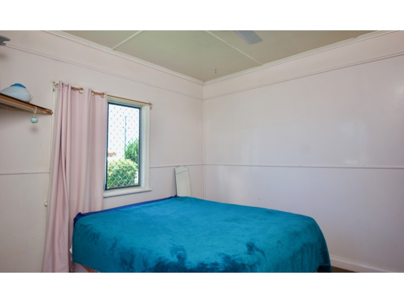 17 Cribb Street, Oakey QLD 4401