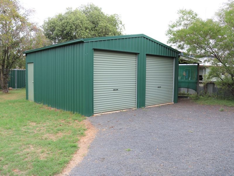 2 York Street, Oakey QLD 4401