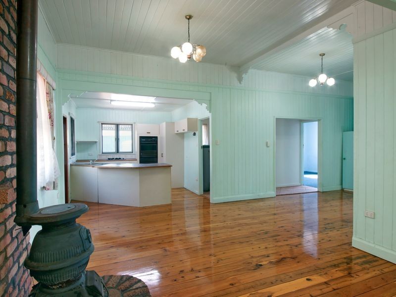 2 York Street, Oakey QLD 4401