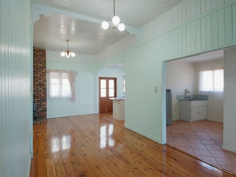 2 York Street, Oakey QLD 4401