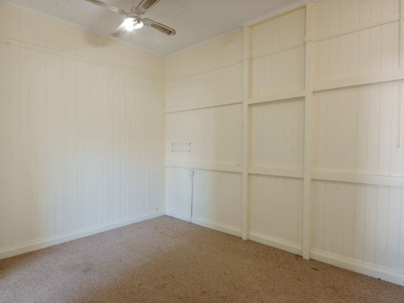 2 York Street, Oakey QLD 4401
