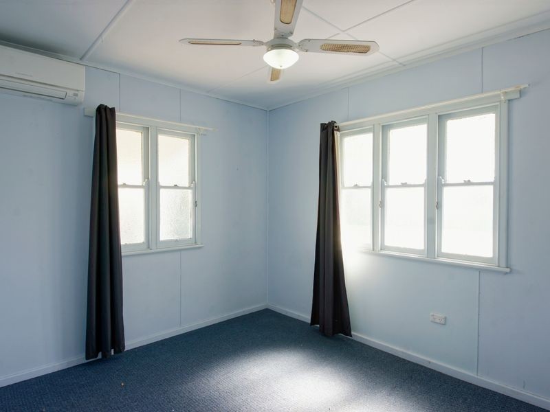 2 York Street, Oakey QLD 4401
