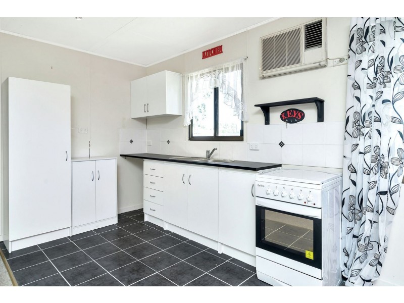 28 East Street, Kingsthorpe QLD 4400