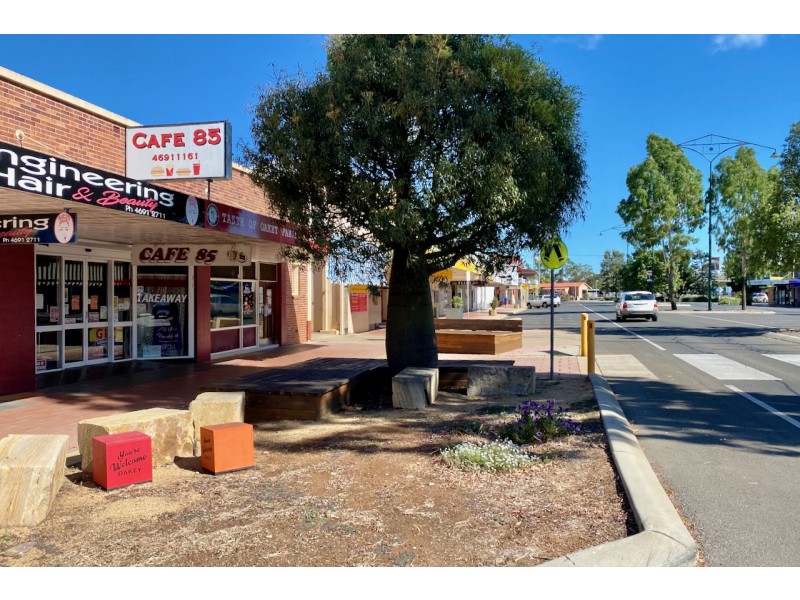 85 Campbell Street, Oakey QLD 4401