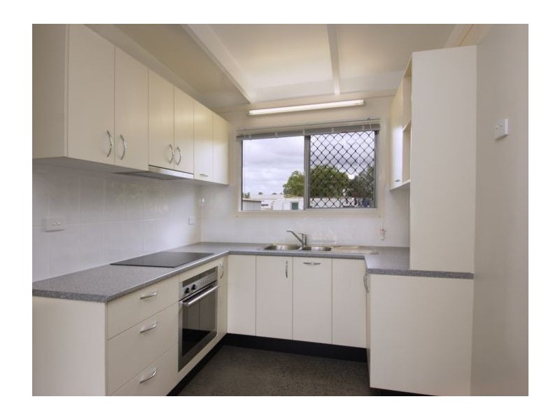 2/23 York Street, Oakey QLD 4401