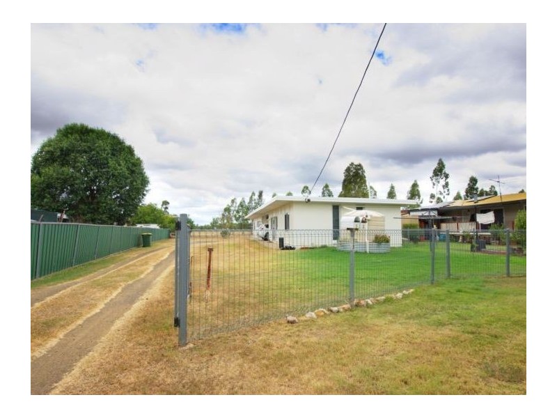 2/23 York Street, Oakey QLD 4401