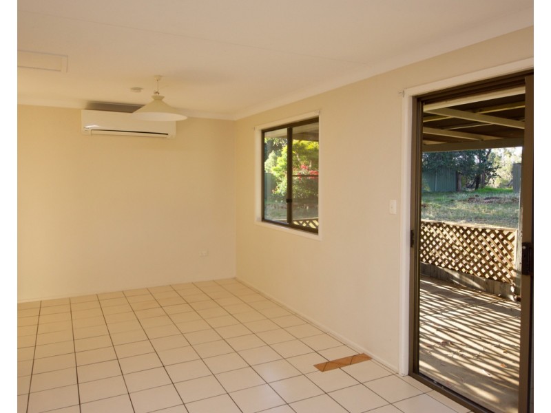 3 Wilga Avenue, Oakey QLD 4401