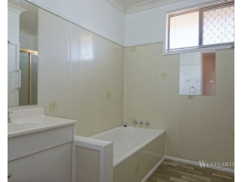 14 Hass Street, Oakey QLD 4401