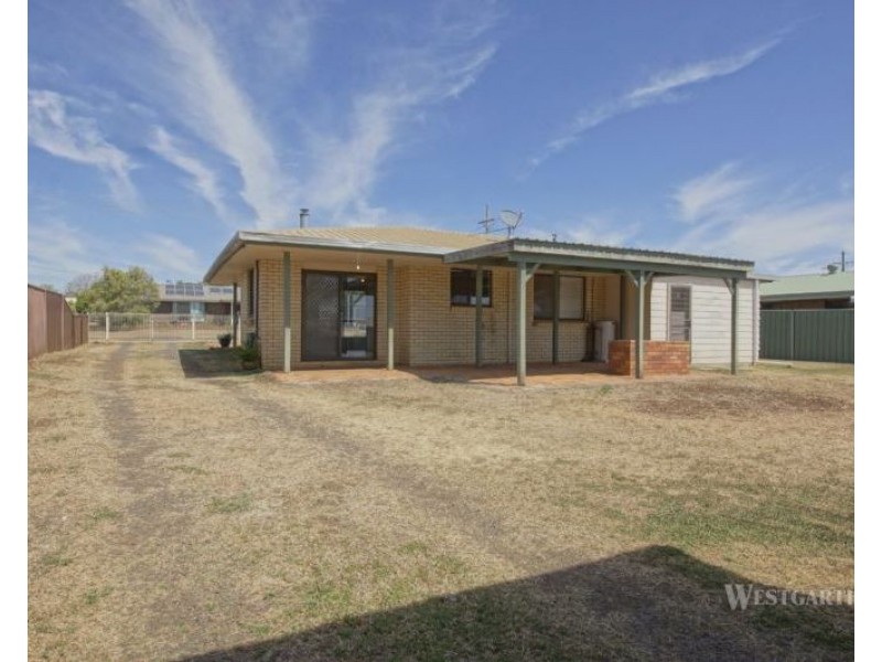 14 Hass Street, Oakey QLD 4401