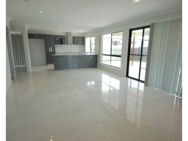 22 Murray Street, Oakey QLD 4401