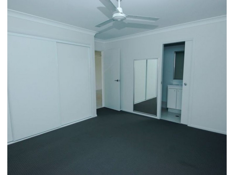 22 Murray Street, Oakey QLD 4401