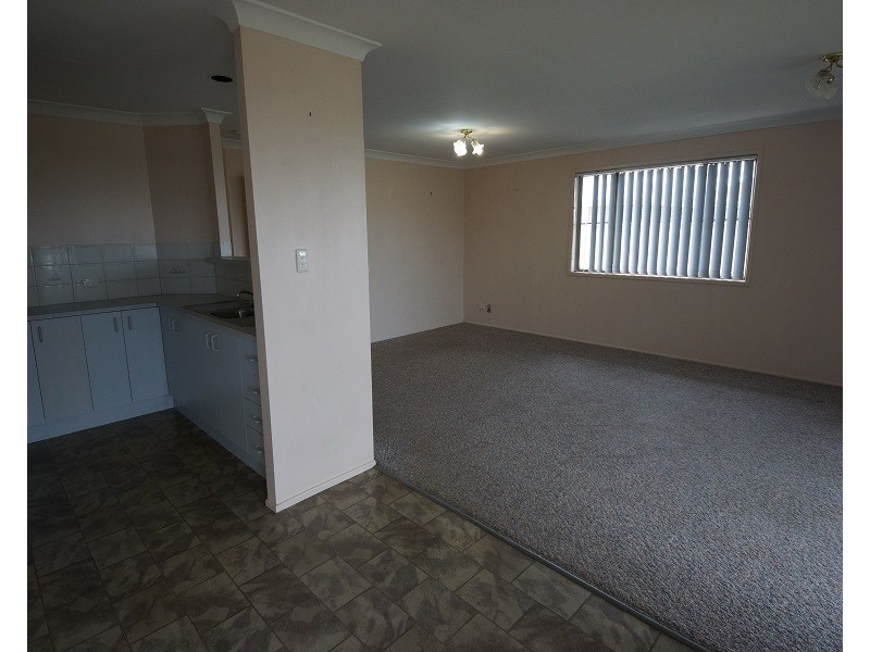 2/53 Hamlyn Road, Oakey QLD 4401