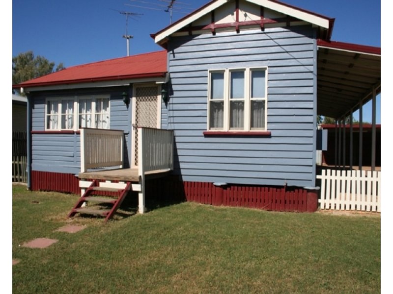 39 Donely Street, Oakey QLD 4401