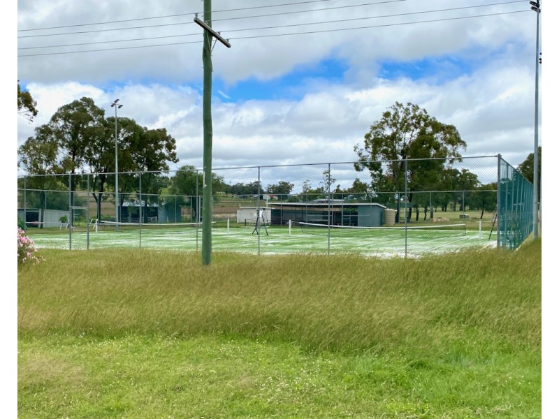 63 Oakey Cooyar Road, Kulpi QLD 4352