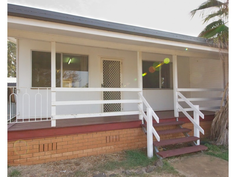 39 Desmond Lane, Oakey QLD 4401