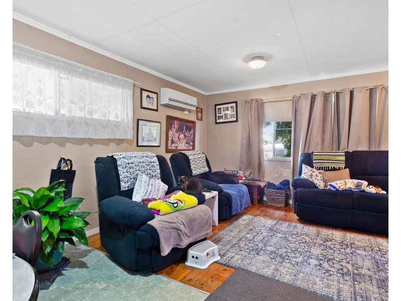 22 James Street, Oakey QLD 4401