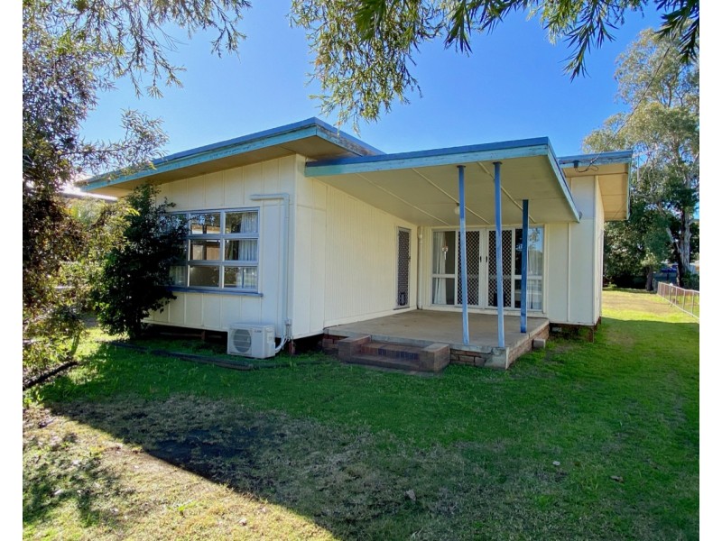 28 Davidson Street, Oakey QLD 4401