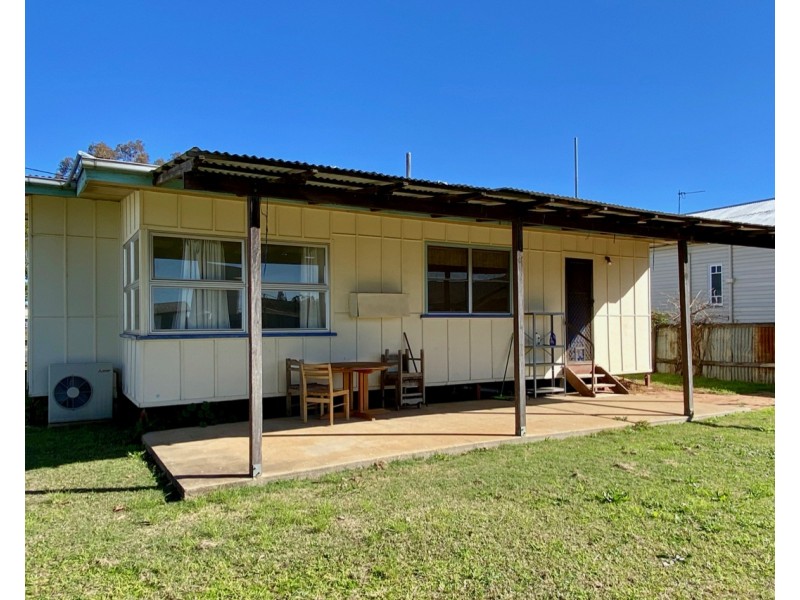 28 Davidson Street, Oakey QLD 4401