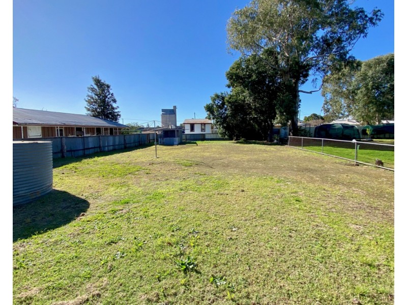 28 Davidson Street, Oakey QLD 4401