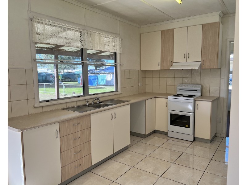 28 Davidson Street, Oakey QLD 4401