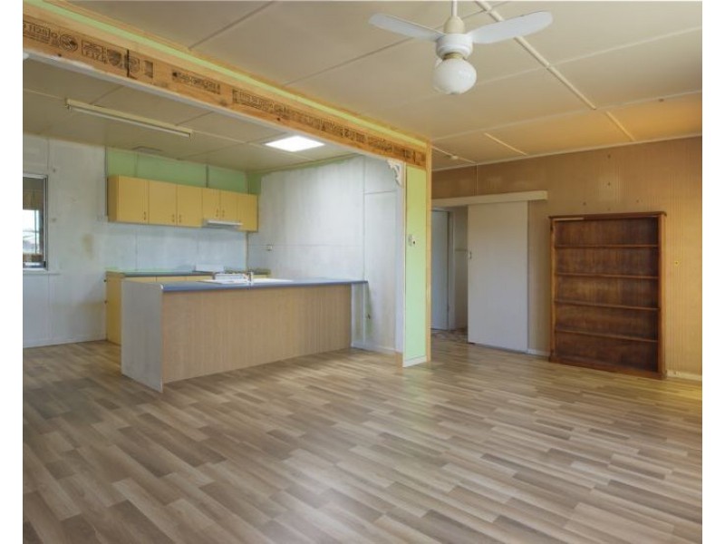 15 Cribb Street, Oakey QLD 4401