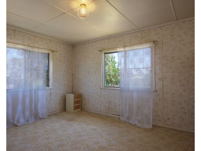 15 Cribb Street, Oakey QLD 4401