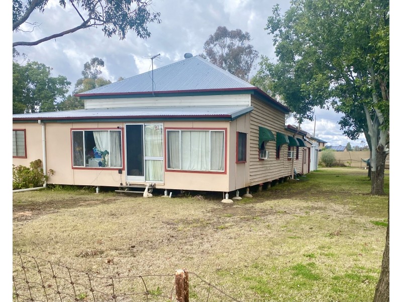97-99 Bridge Street, Oakey QLD 4401