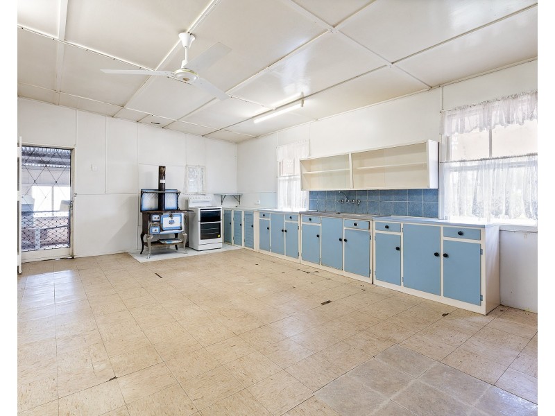 97-99 Bridge Street, Oakey QLD 4401