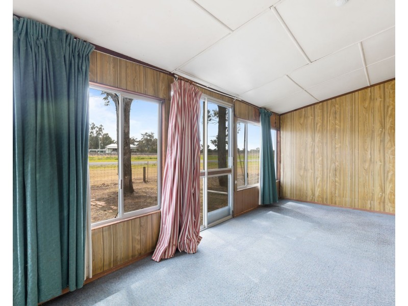 97-99 Bridge Street, Oakey QLD 4401