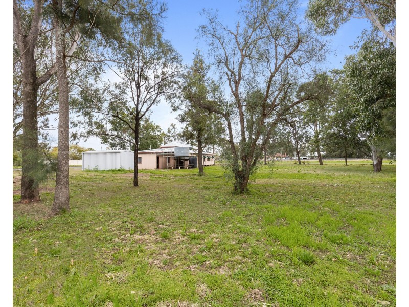 97-99 Bridge Street, Oakey QLD 4401