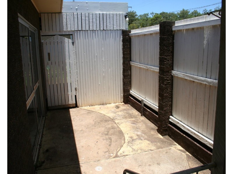 6 Werth Street, Oakey QLD 4401
