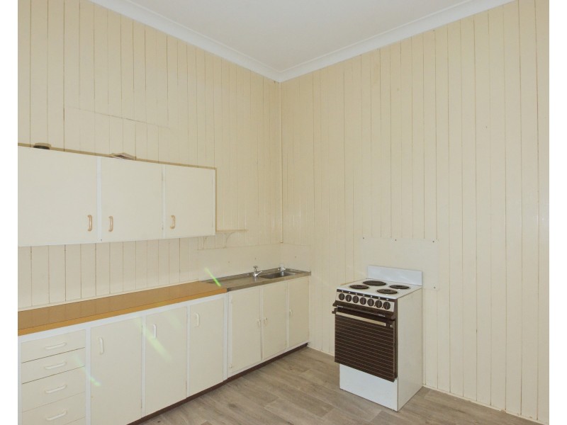 56 York Street, Oakey QLD 4401