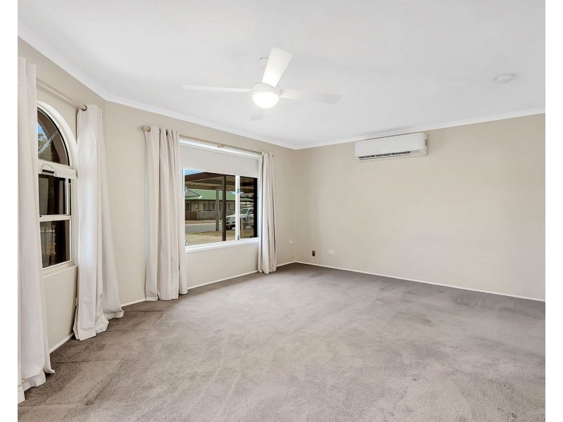 10 Joseph Street, Oakey QLD 4401