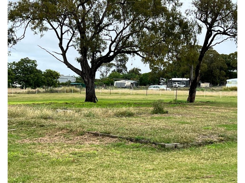 16 Bernborough Street, Rosalie Plains QLD 4401